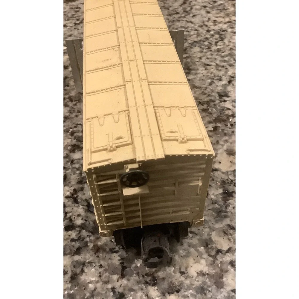 Lionel 3472 REFRIGERATED MILK CAR - Very Clean -